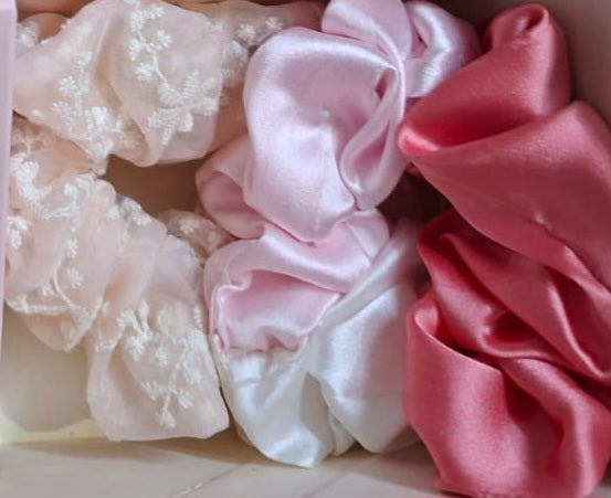 Blush Pearl Luxury Hamper 🎀